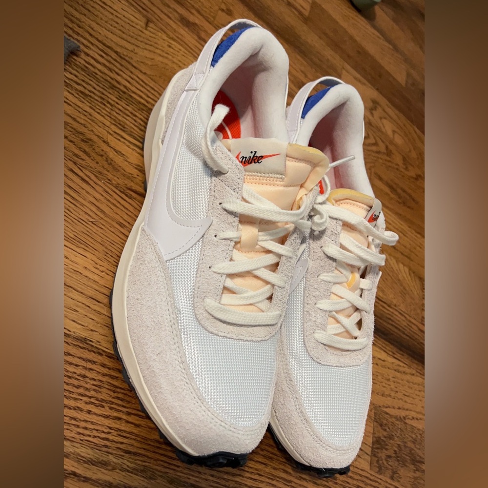 Women’s Nike tennis shoes. Brand new. No box.